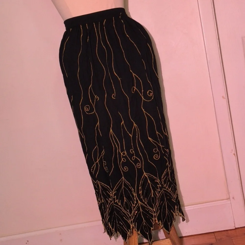 🧚‍♀️Whimsigoth Fairycore Black + Gold Skirt